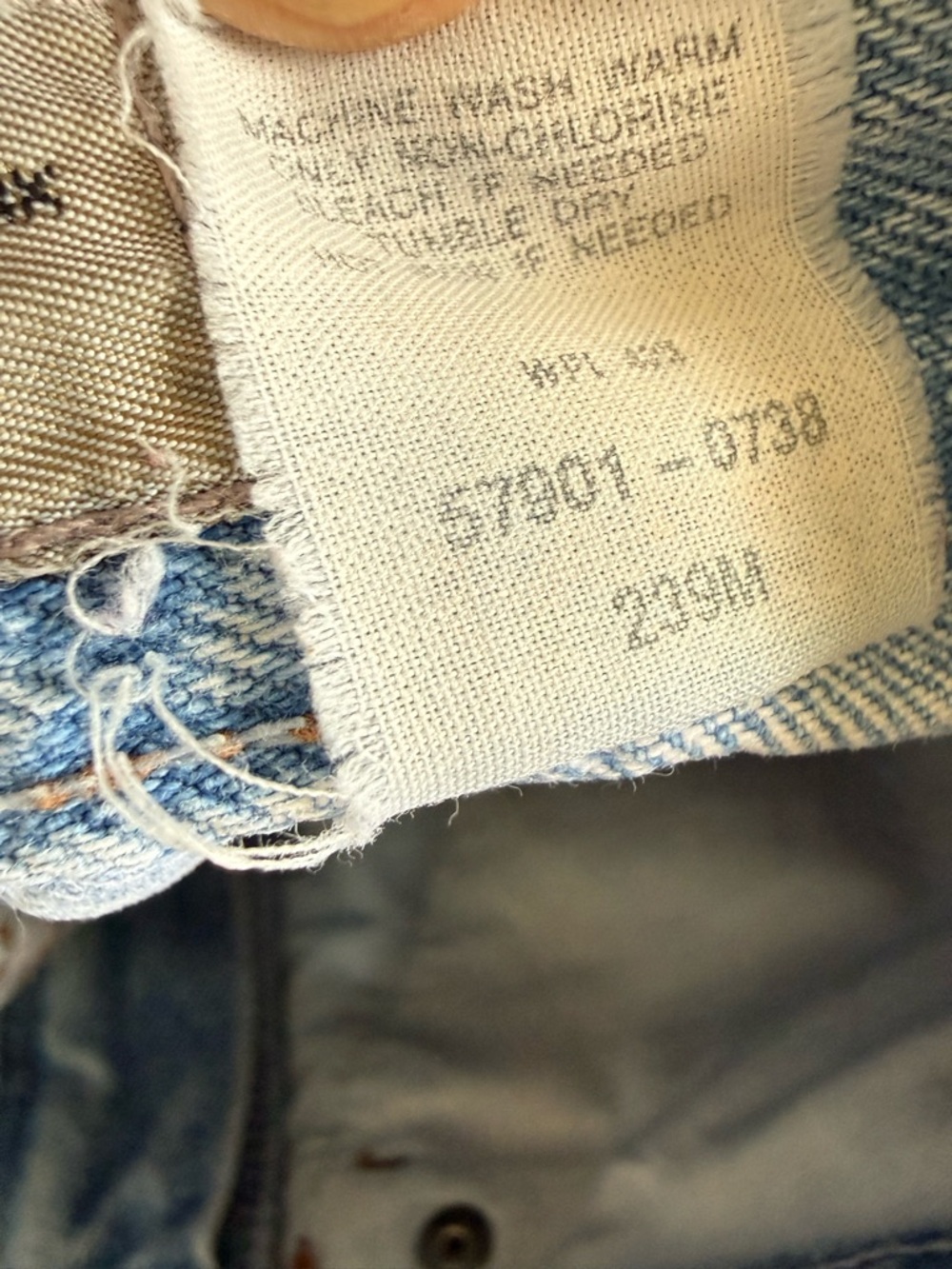 Vintage Levi’s 900 Series Light Wash Denim Jeans size 24 - Picture 9 of 9